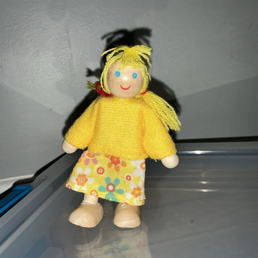 Melissa & Doug girl Wooden Doll Figure 4.5 inch Blonde Floral Dress Montessori